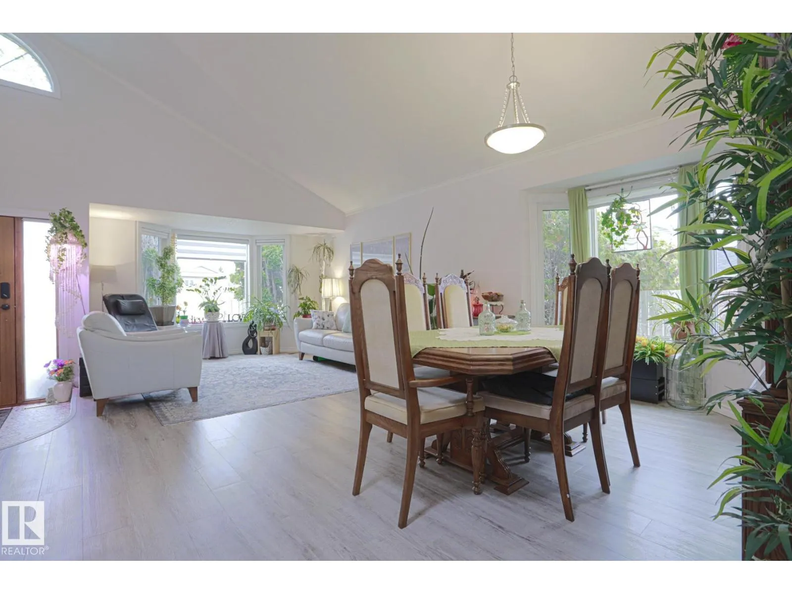 4424 124 AV NW