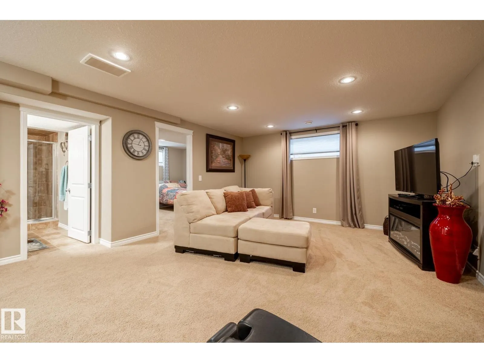 5820 7 AV SW