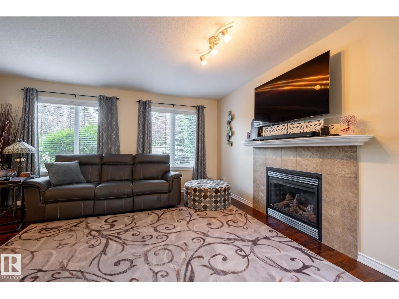 5820 7 AV SW