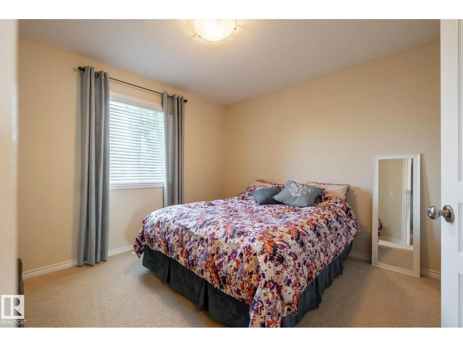 5820 7 AV SW
