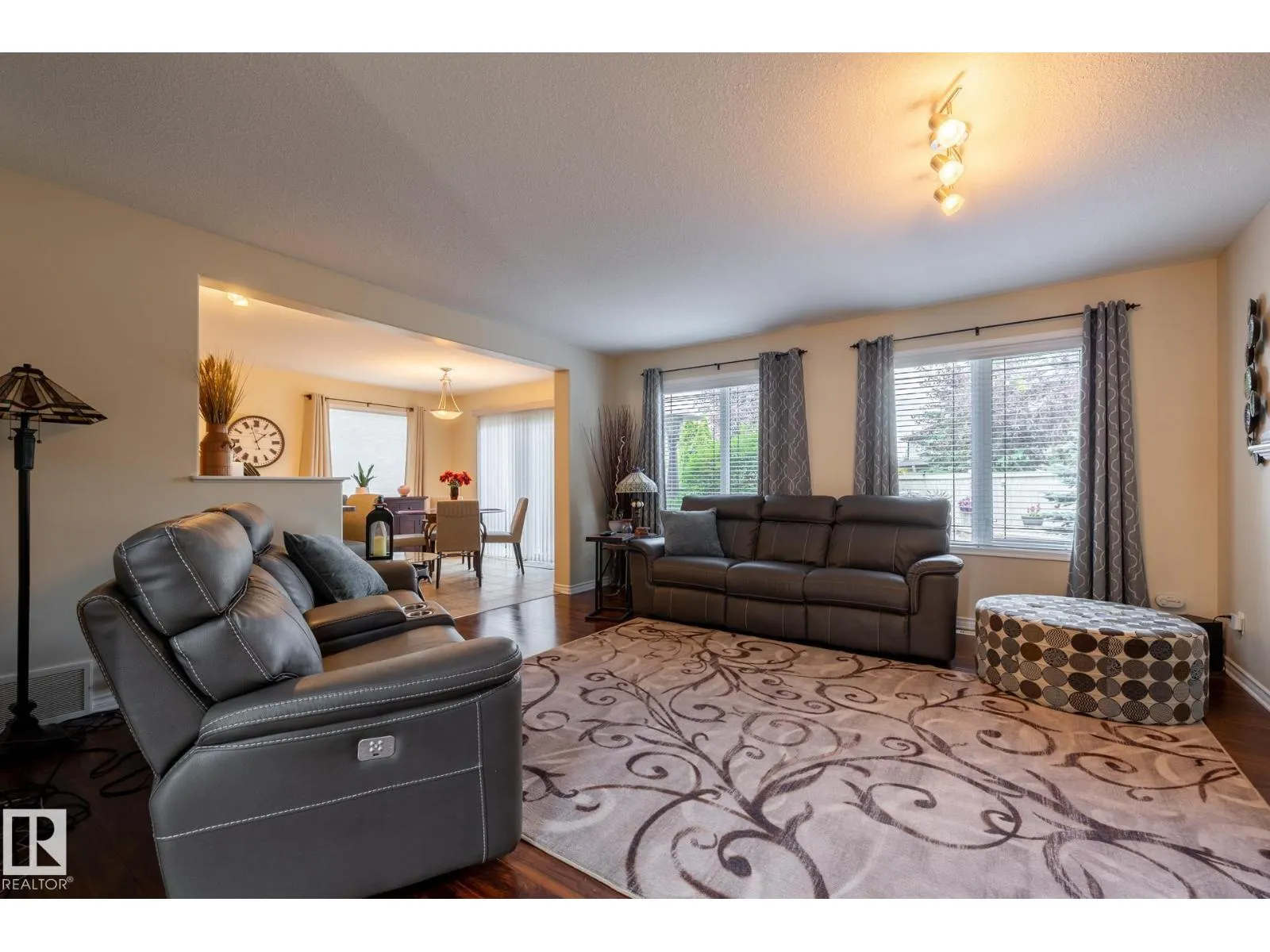 5820 7 AV SW