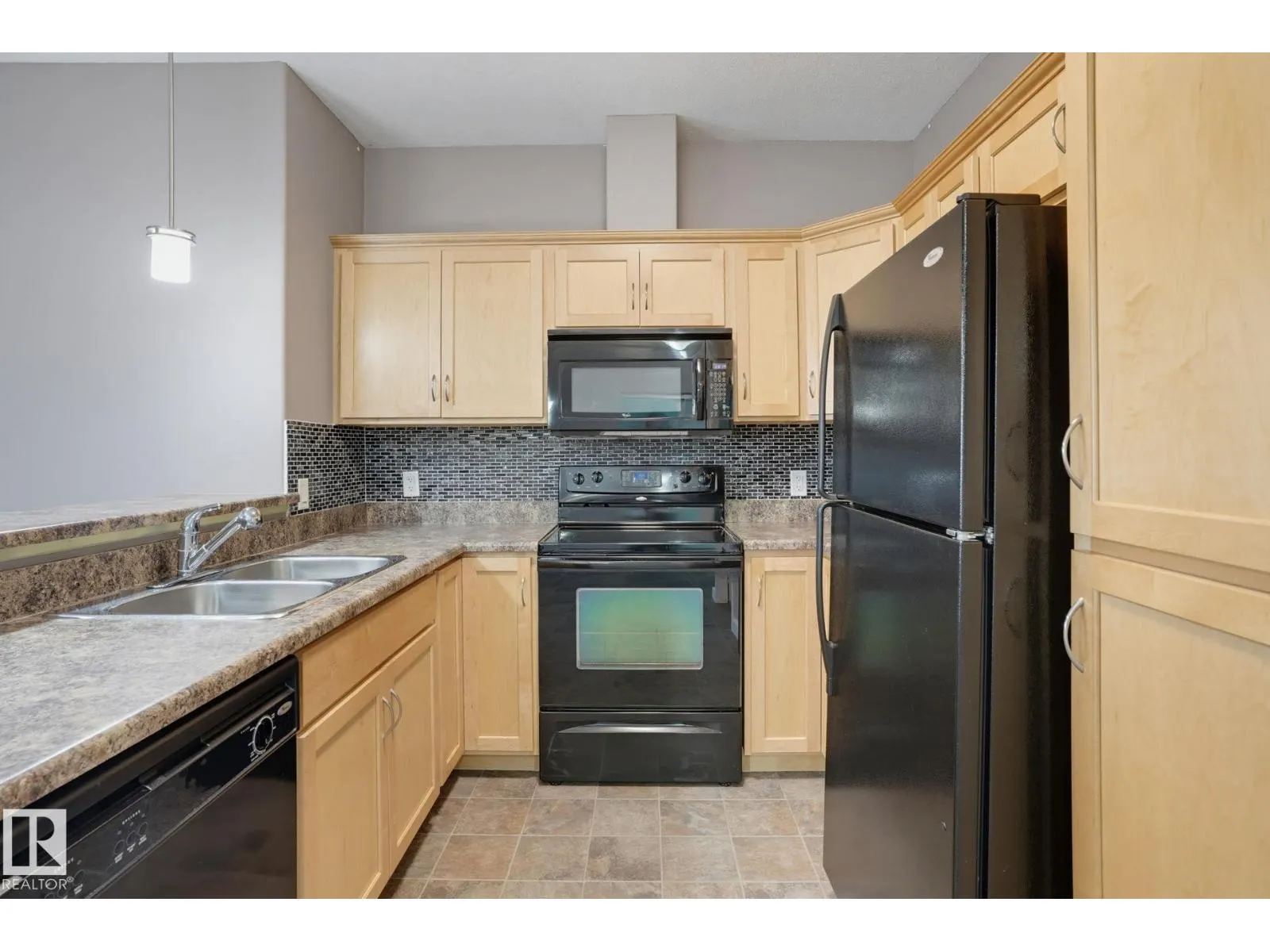#310 304 AMBLESIDE LI SW