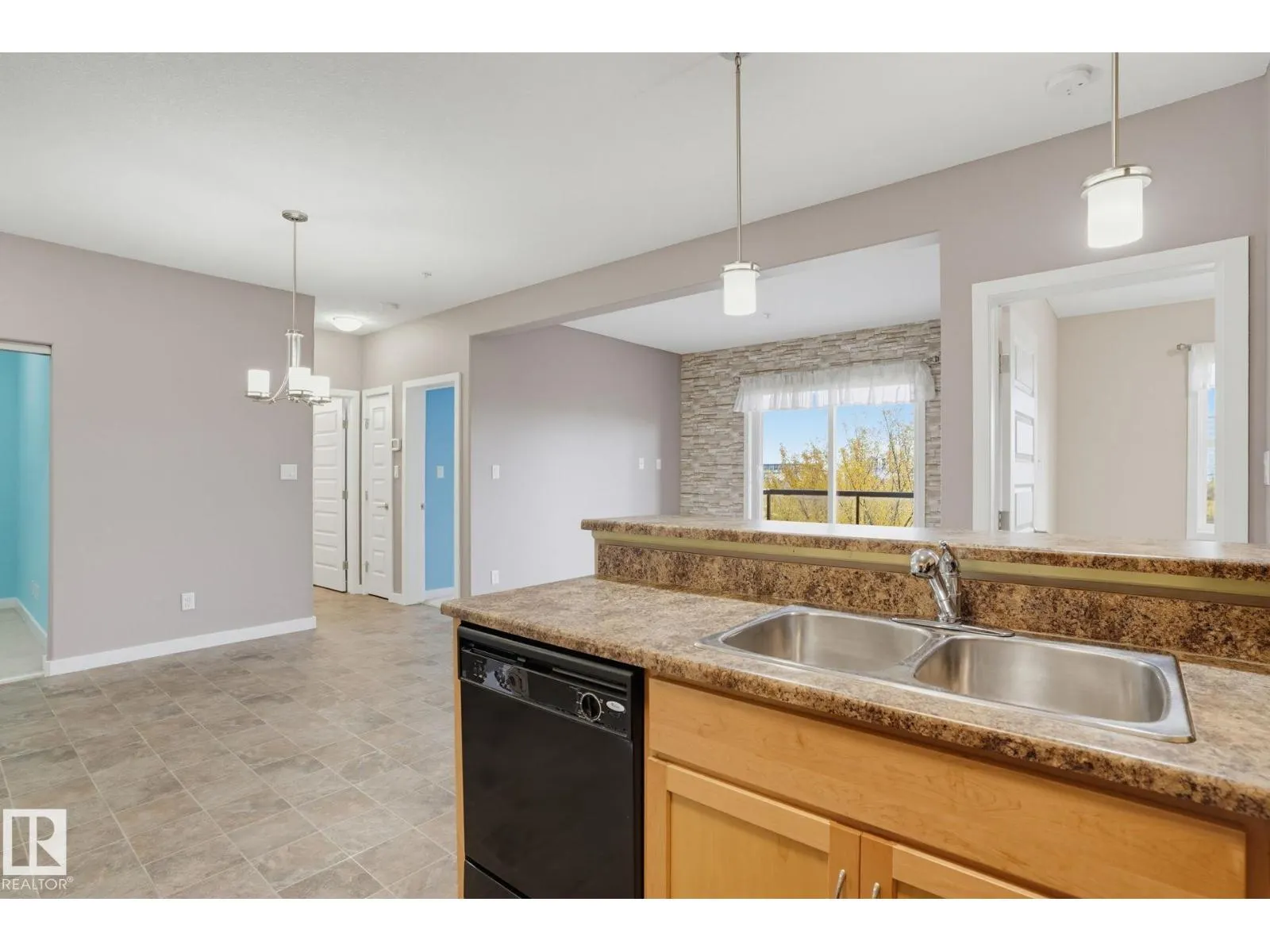 #310 304 AMBLESIDE LI SW