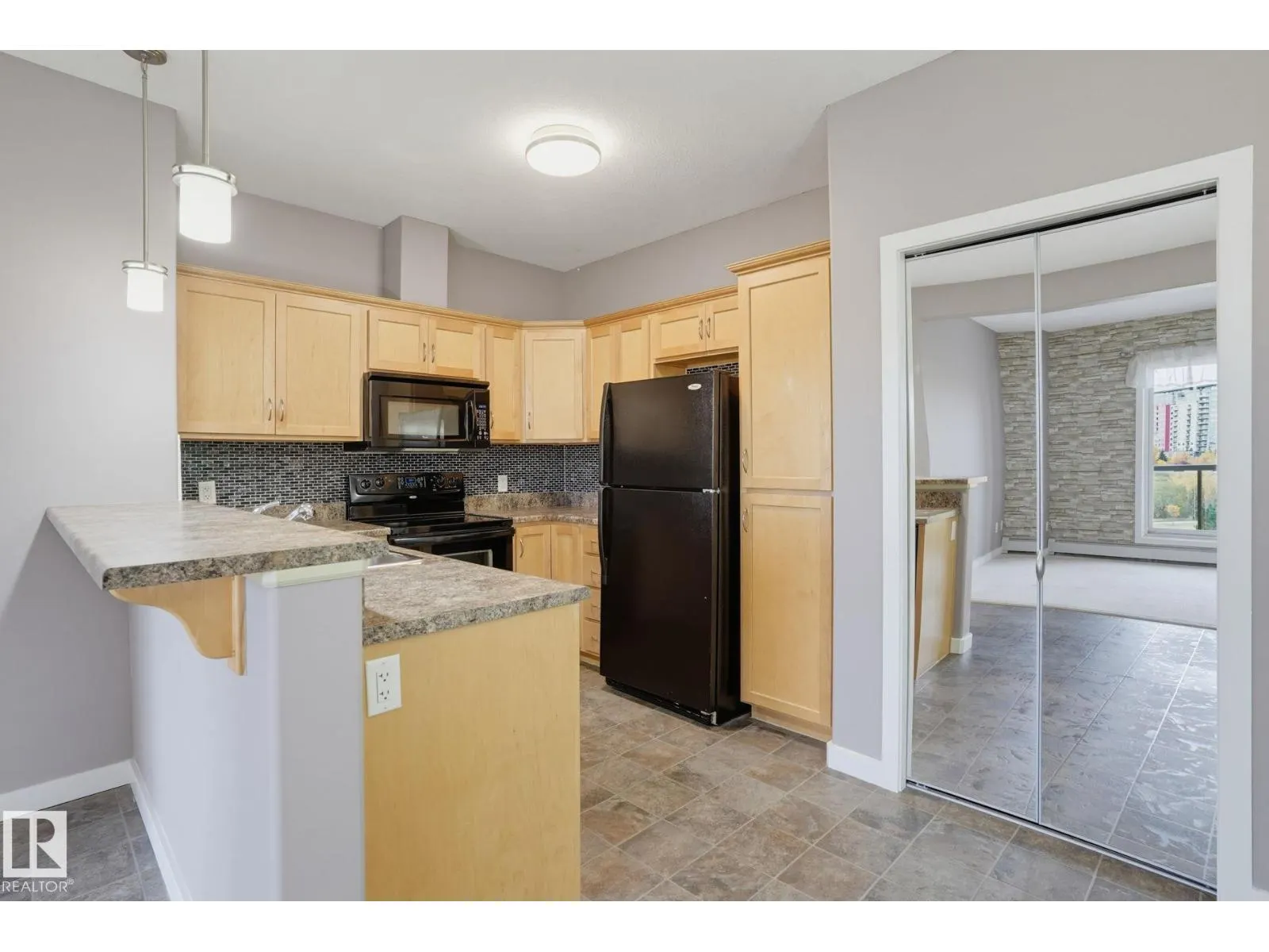 #310 304 AMBLESIDE LI SW