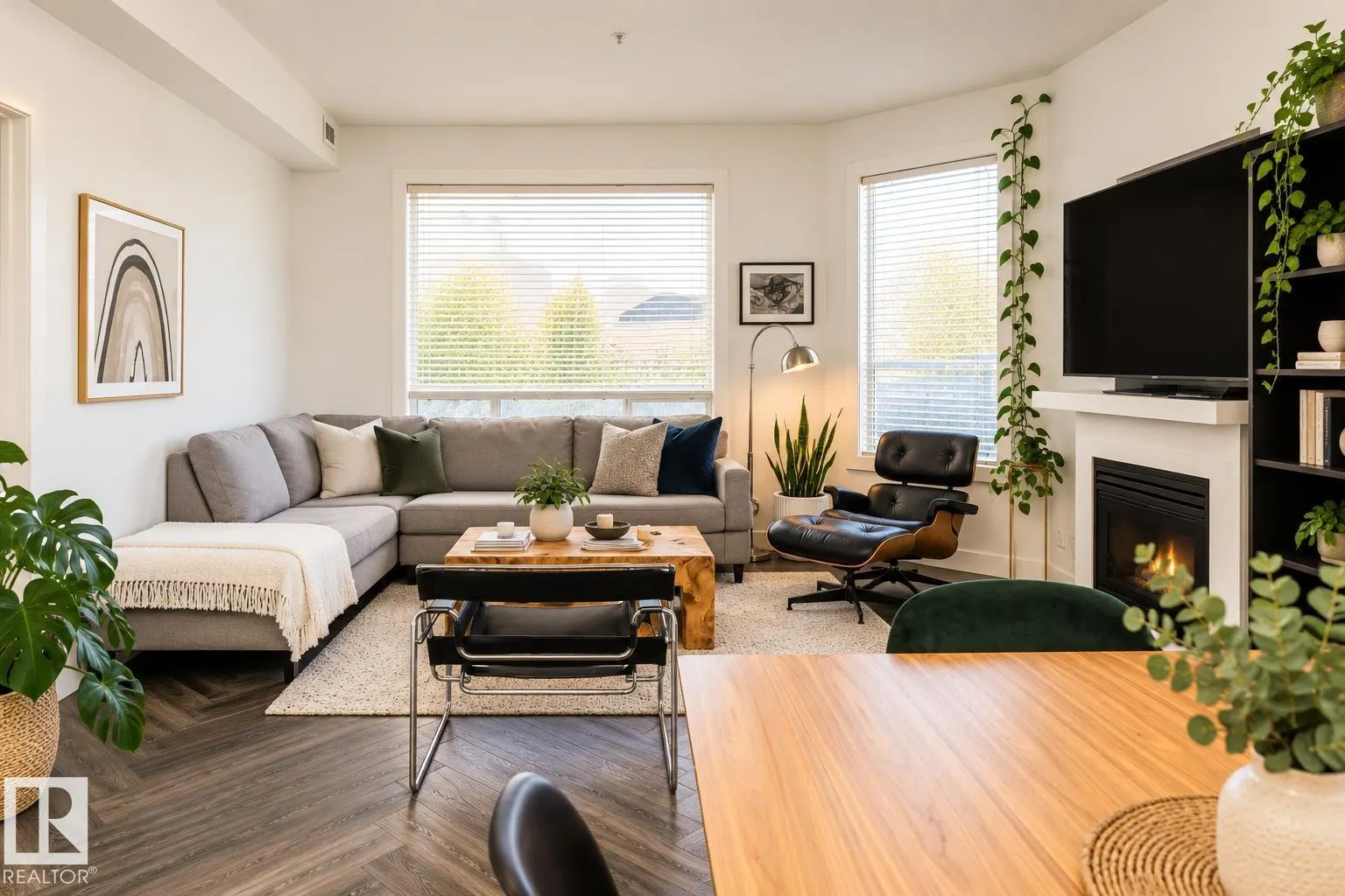 #101 8108 109 ST NW