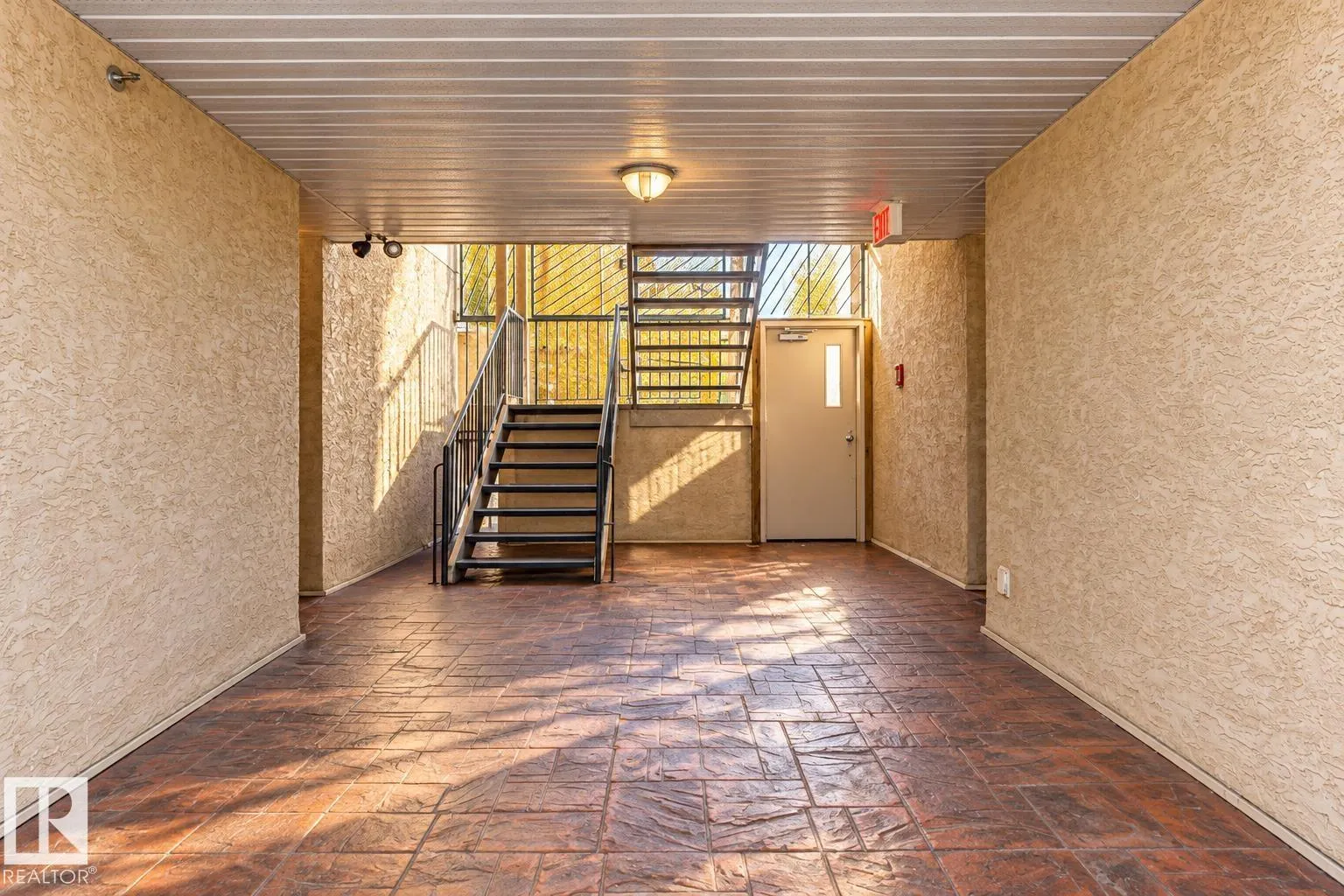 #101 8108 109 ST NW