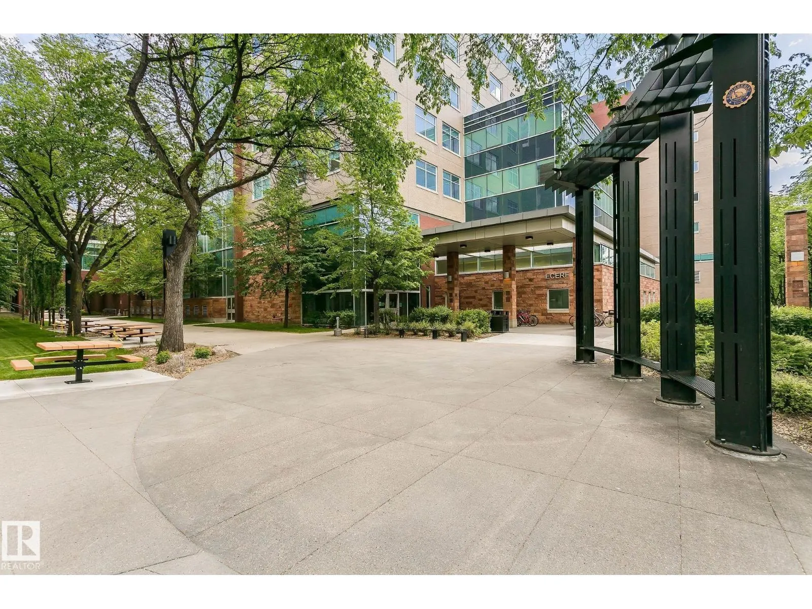 #101 8108 109 ST NW