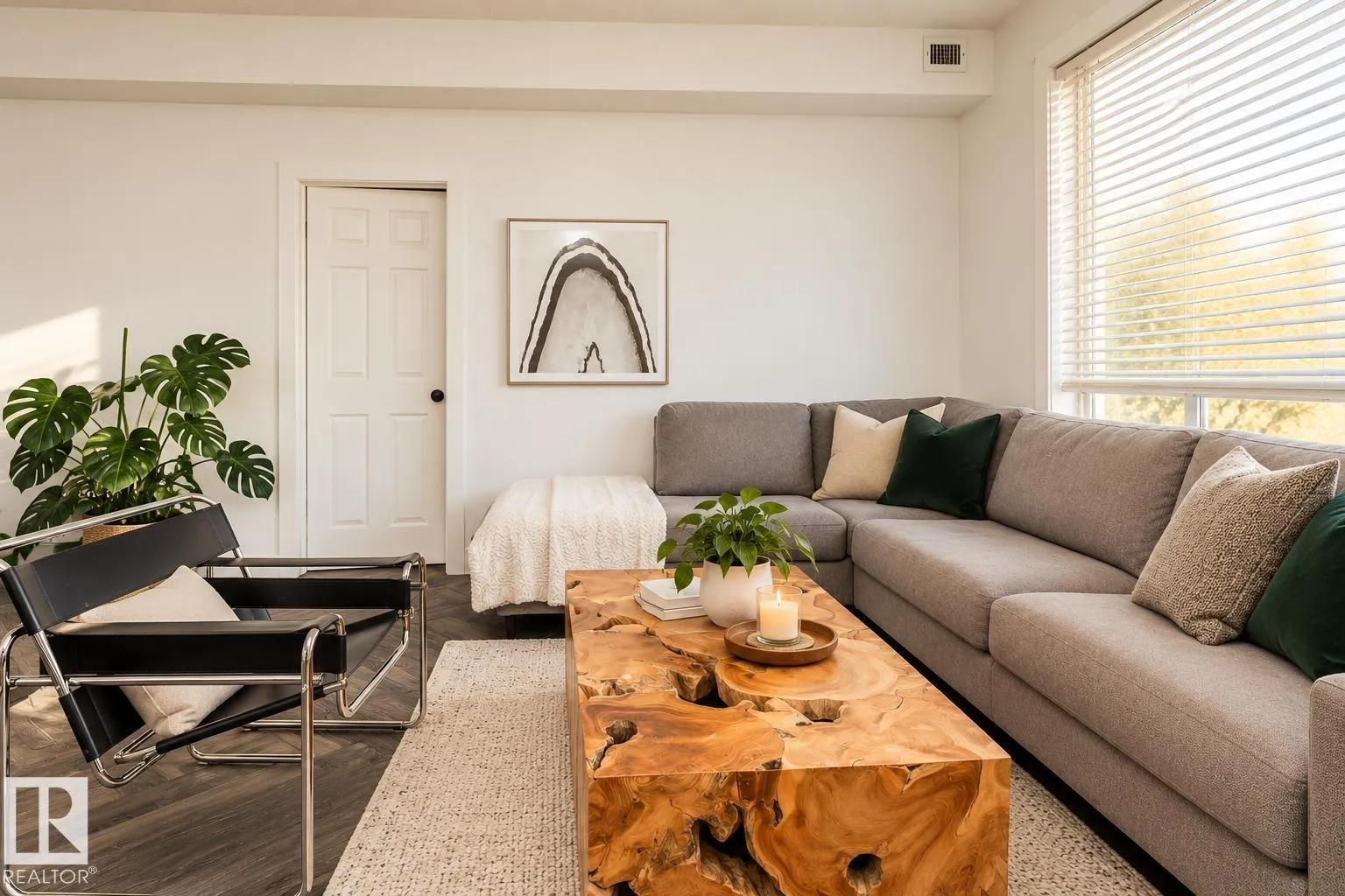 #101 8108 109 ST NW