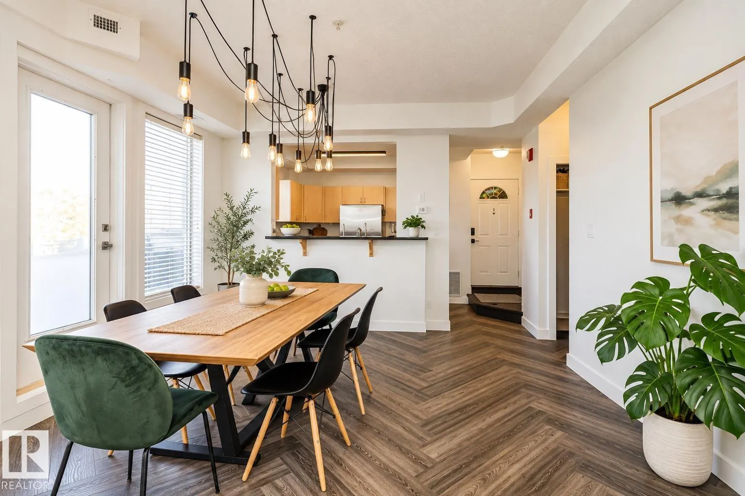 #101 8108 109 ST NW