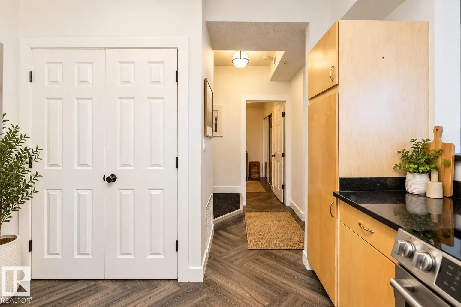 #101 8108 109 ST NW