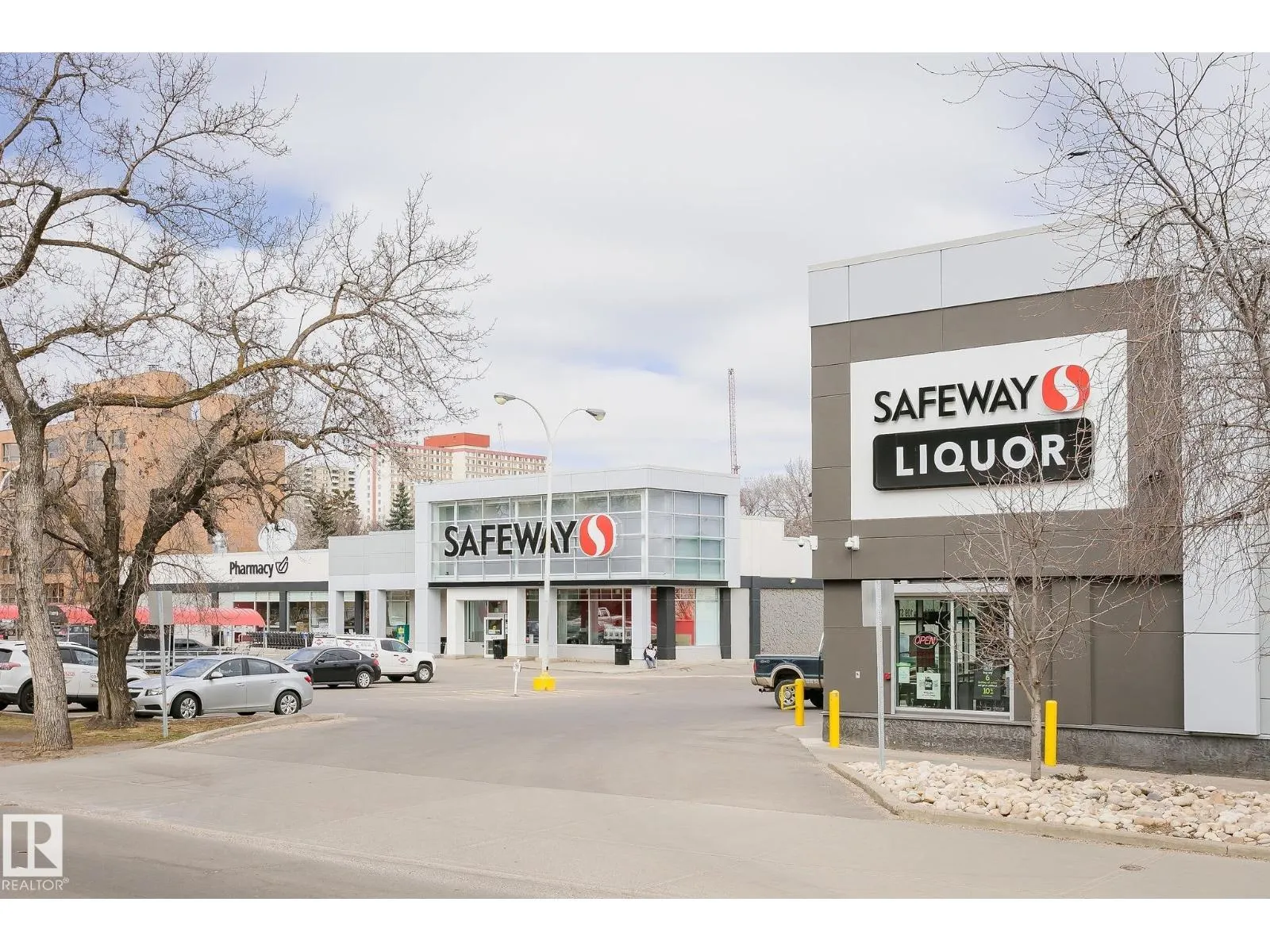 #101 8108 109 ST NW