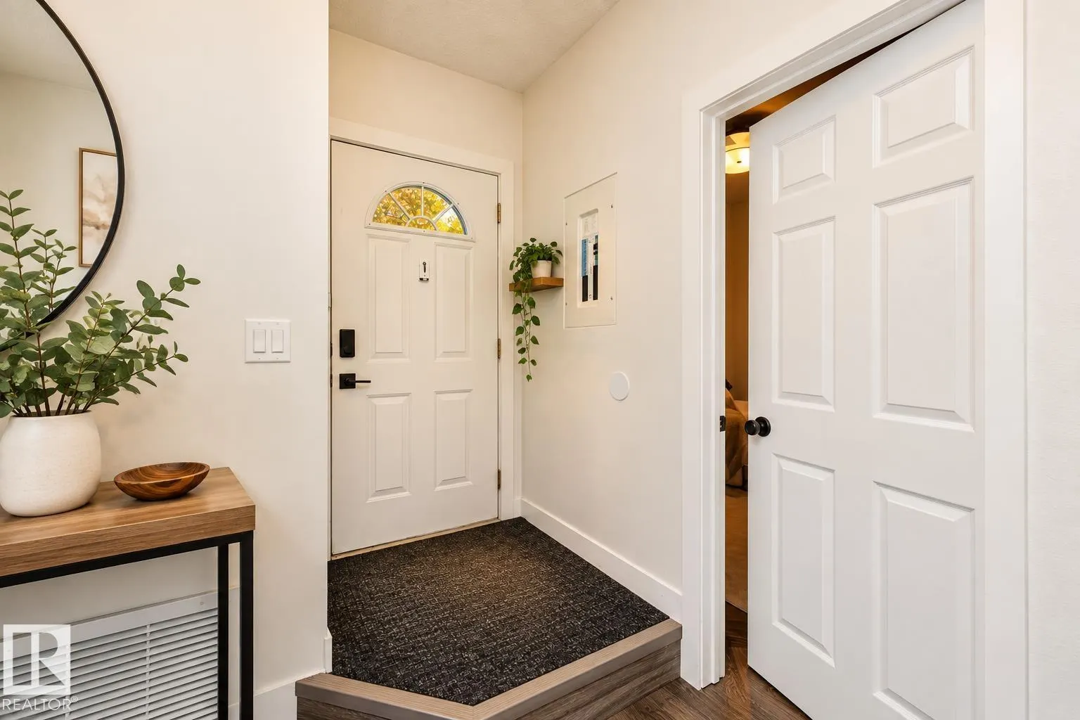 #101 8108 109 ST NW