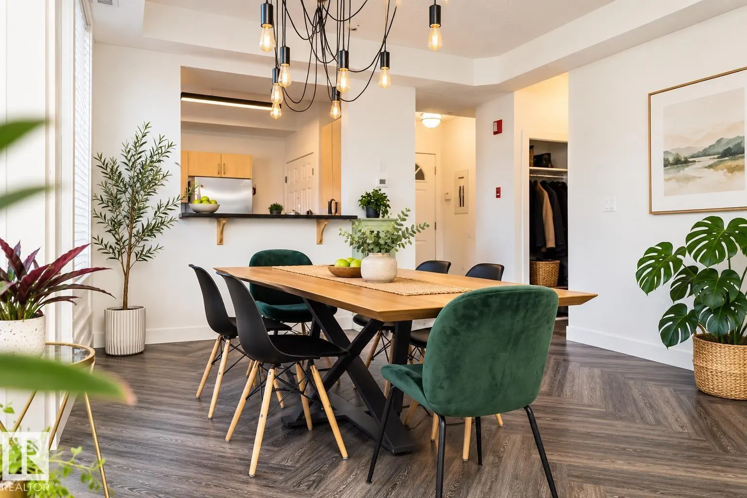 #101 8108 109 ST NW