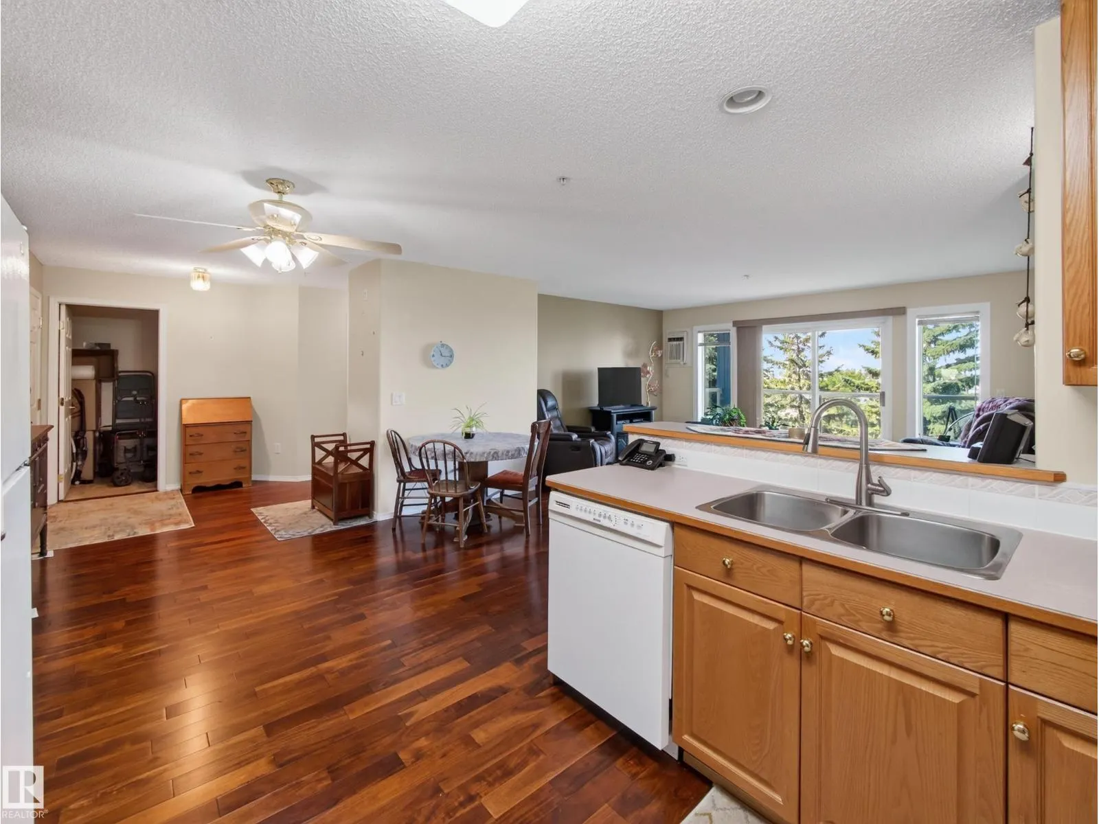 #307 70 CRYSTAL LN