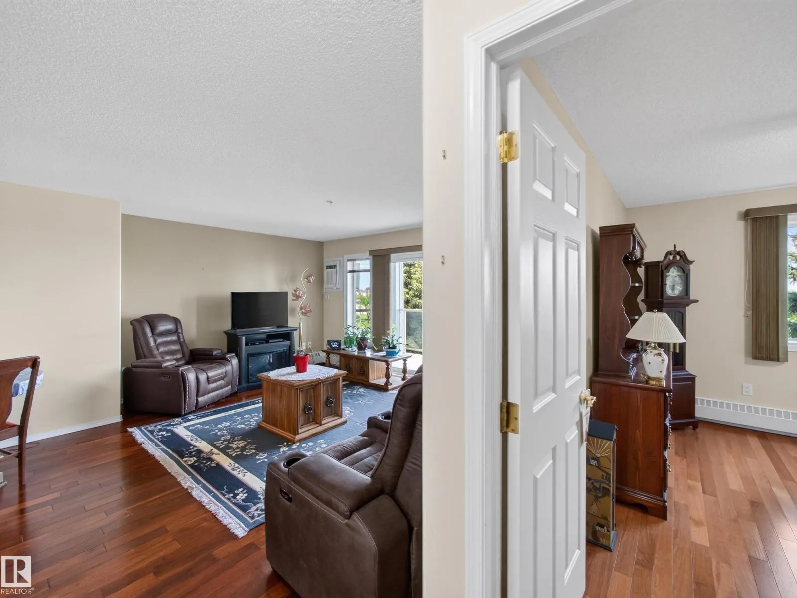 #307 70 CRYSTAL LN