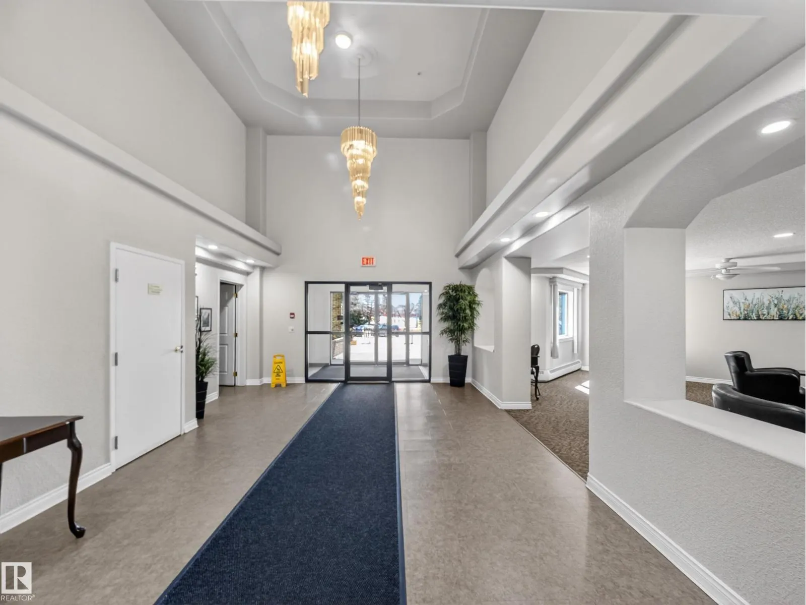 #307 70 CRYSTAL LN