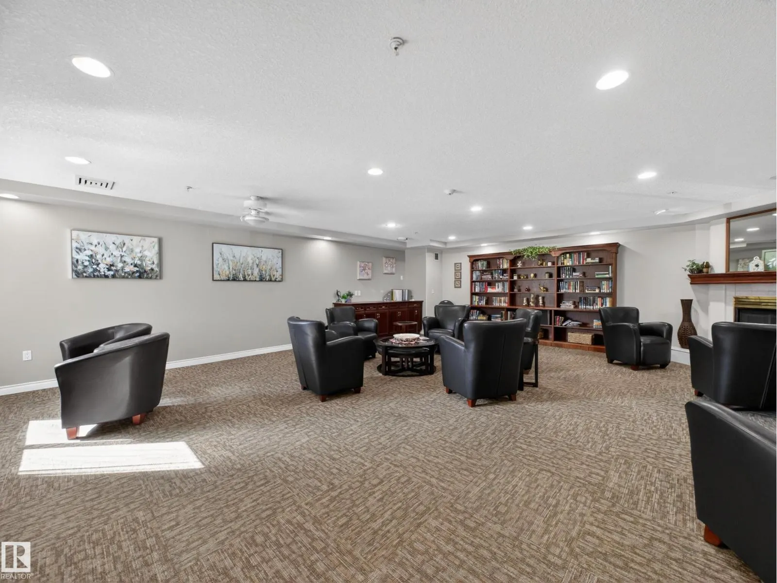 #307 70 CRYSTAL LN