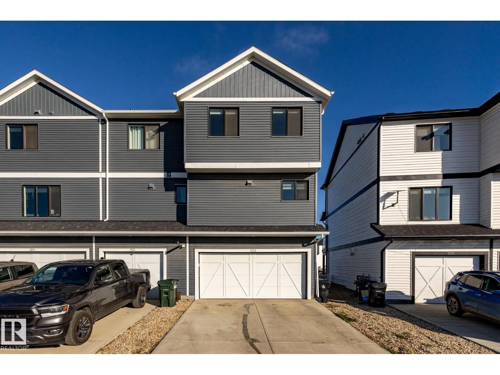 1273 MCLEOD AV