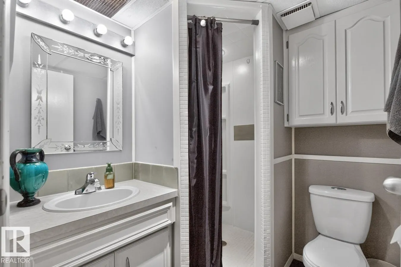 5502 48 AV