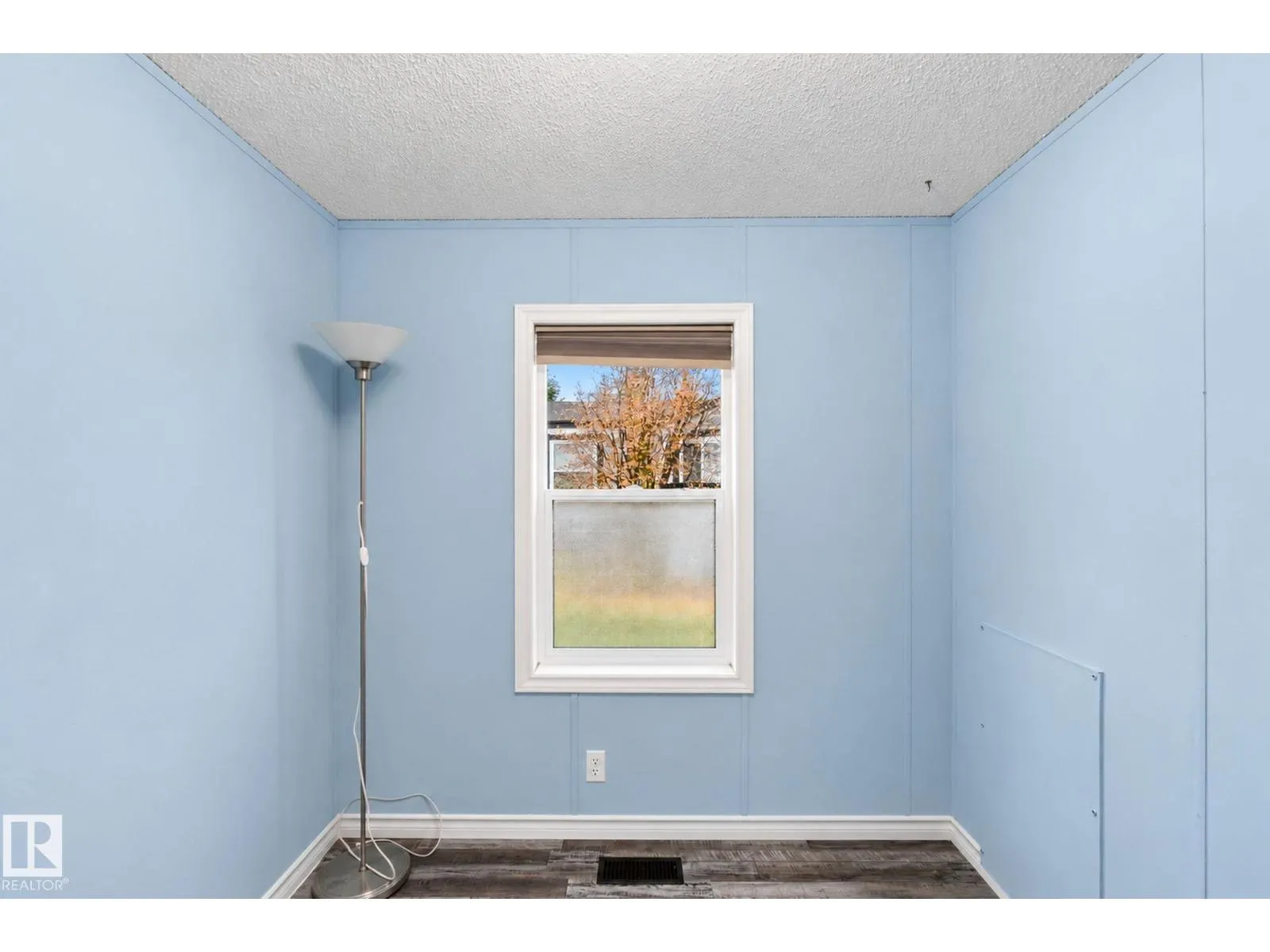 #110 3400 48 ST