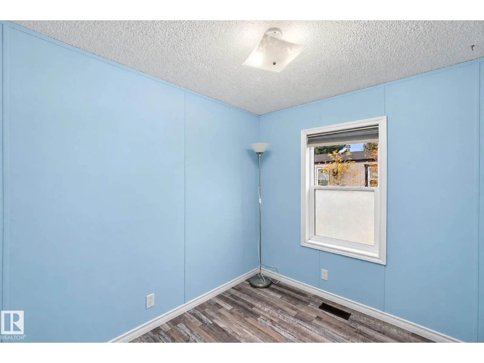 #110 3400 48 ST