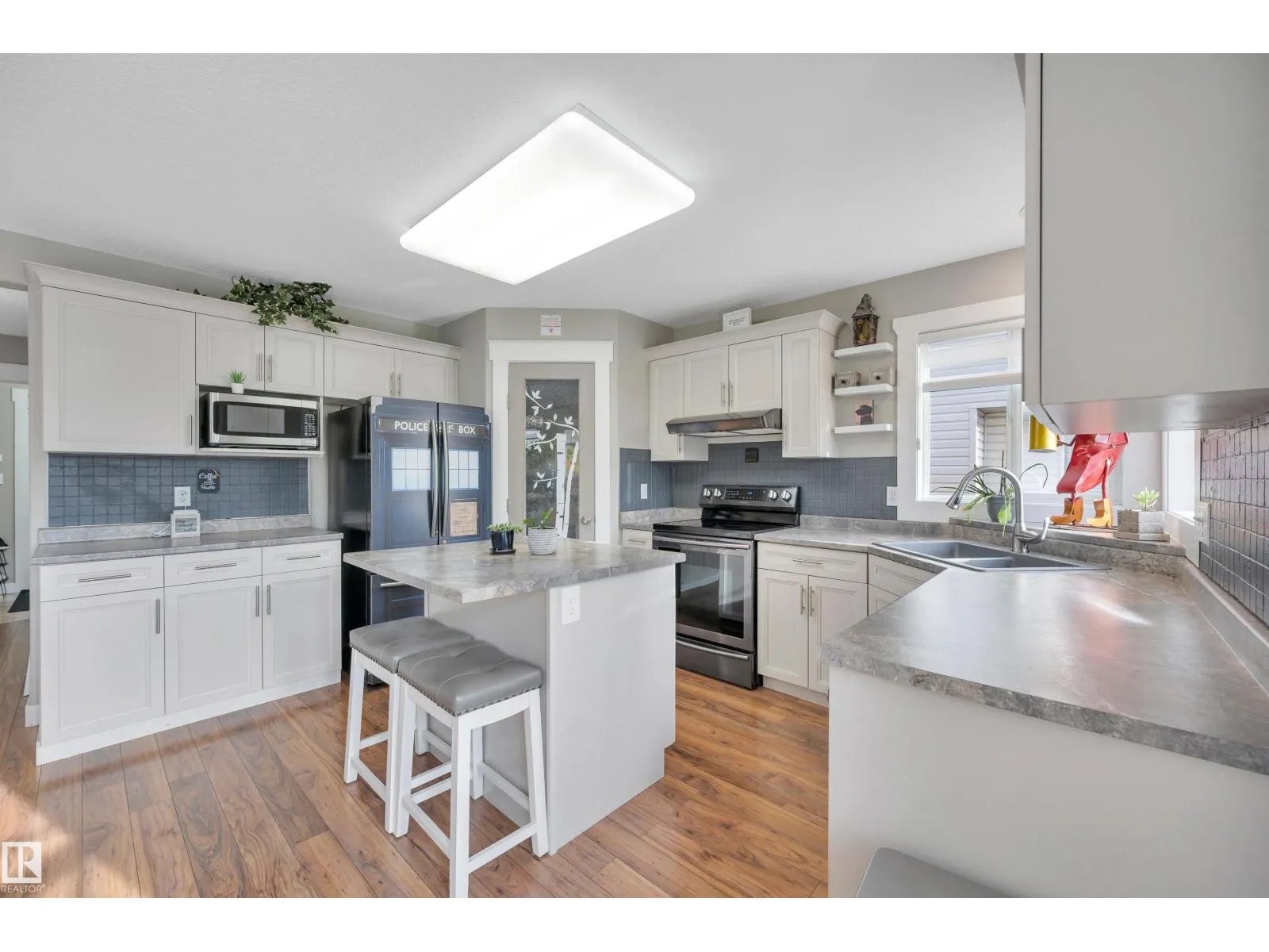 154 WESTPARK WY
