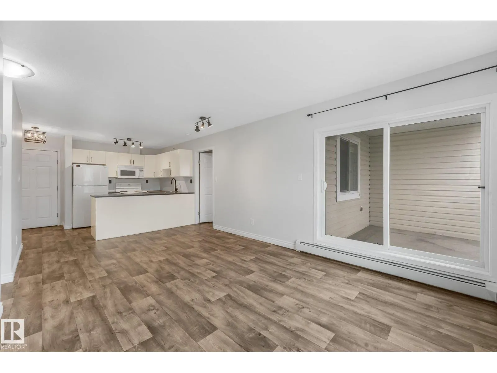 #408 4310 33 ST
