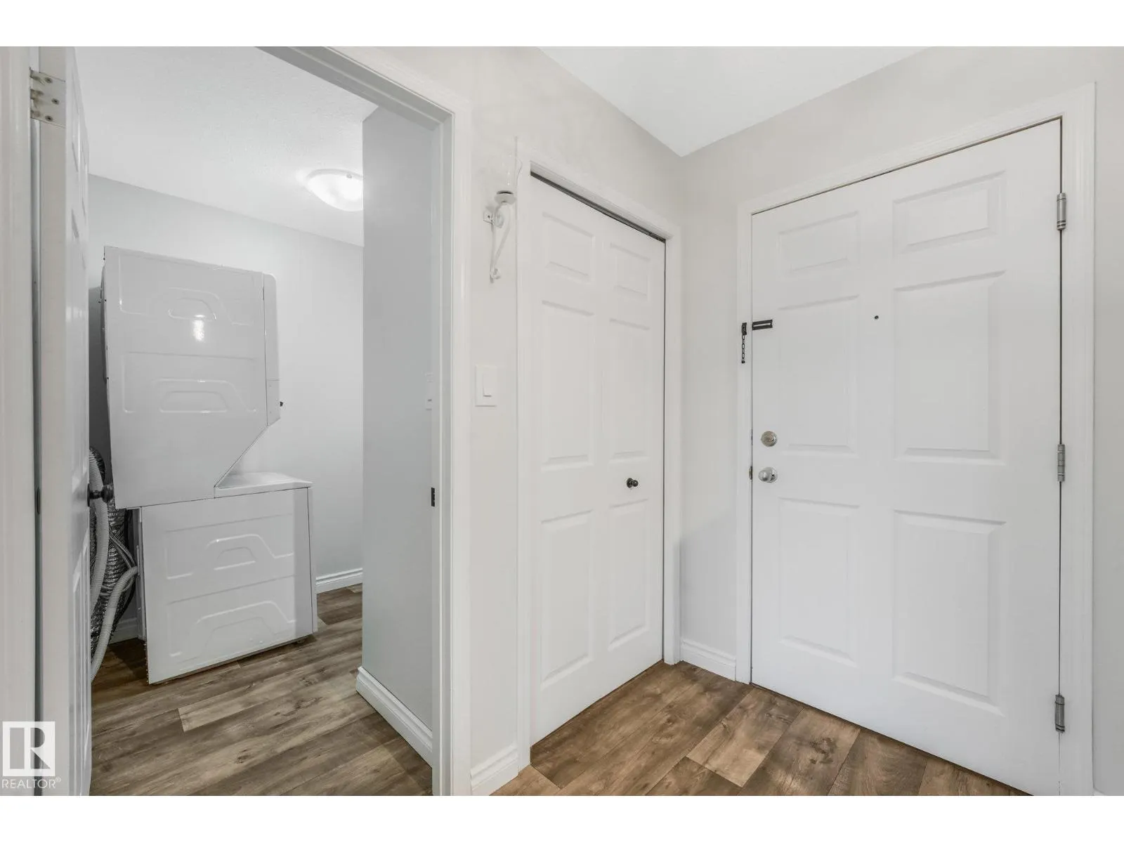 #408 4310 33 ST