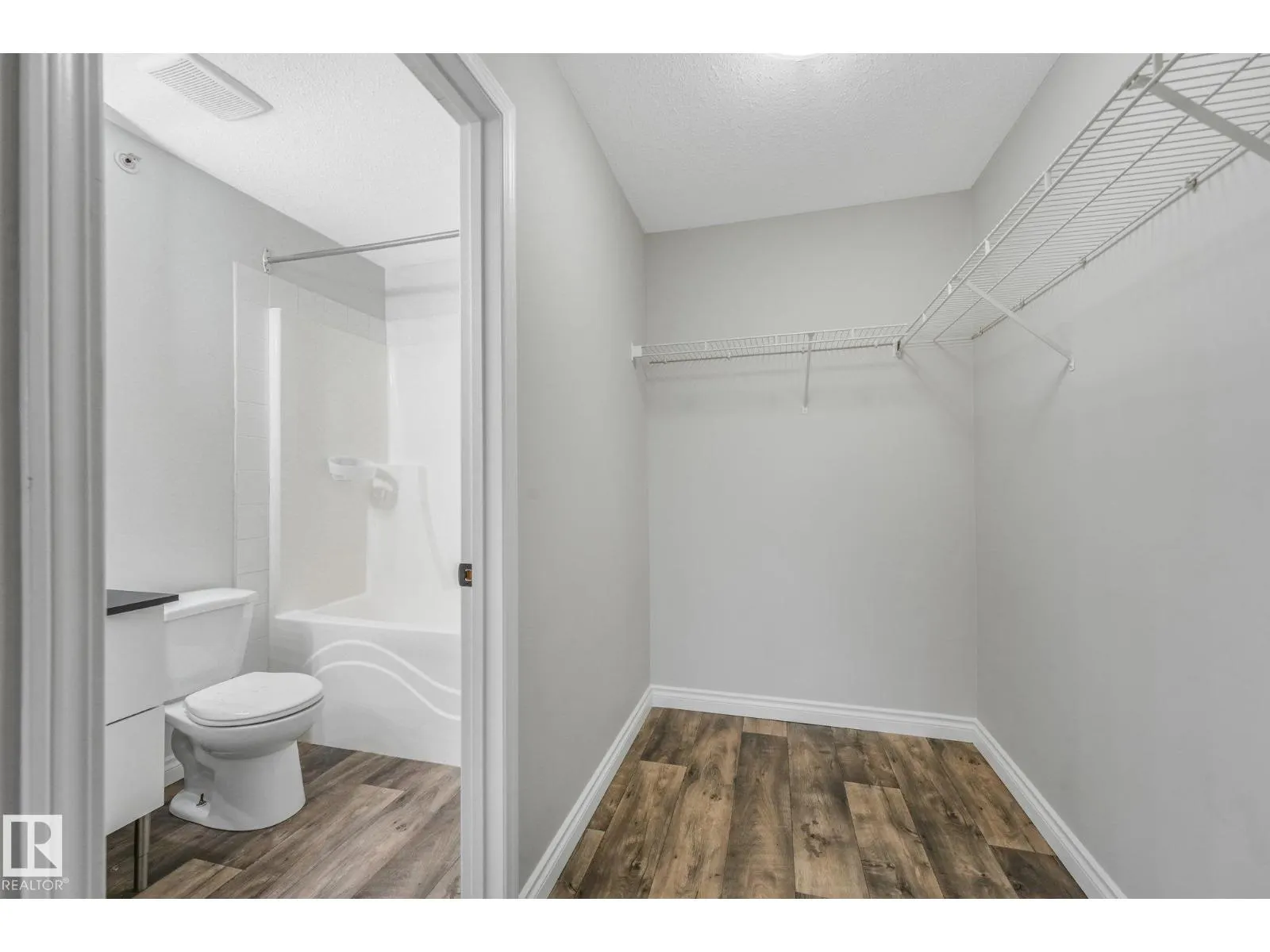 #408 4310 33 ST