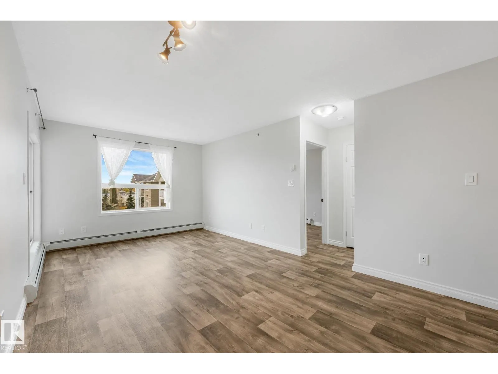 #408 4310 33 ST