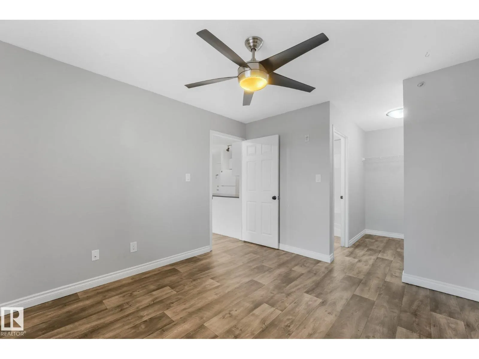 #408 4310 33 ST