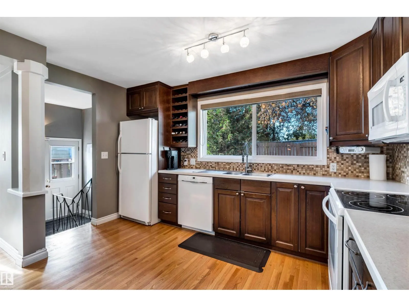 40 GLENHAVEN CR
