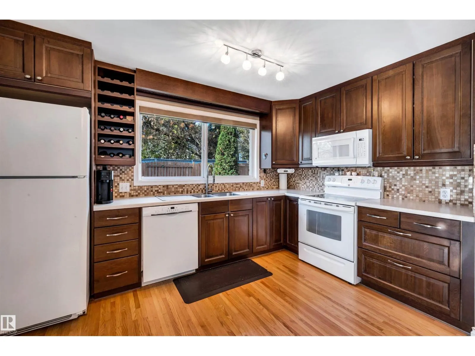 40 GLENHAVEN CR