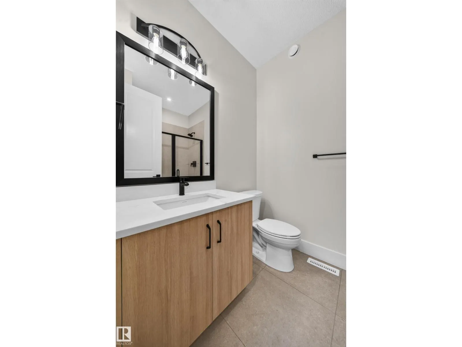 #17 120 HILLSHIRE BV