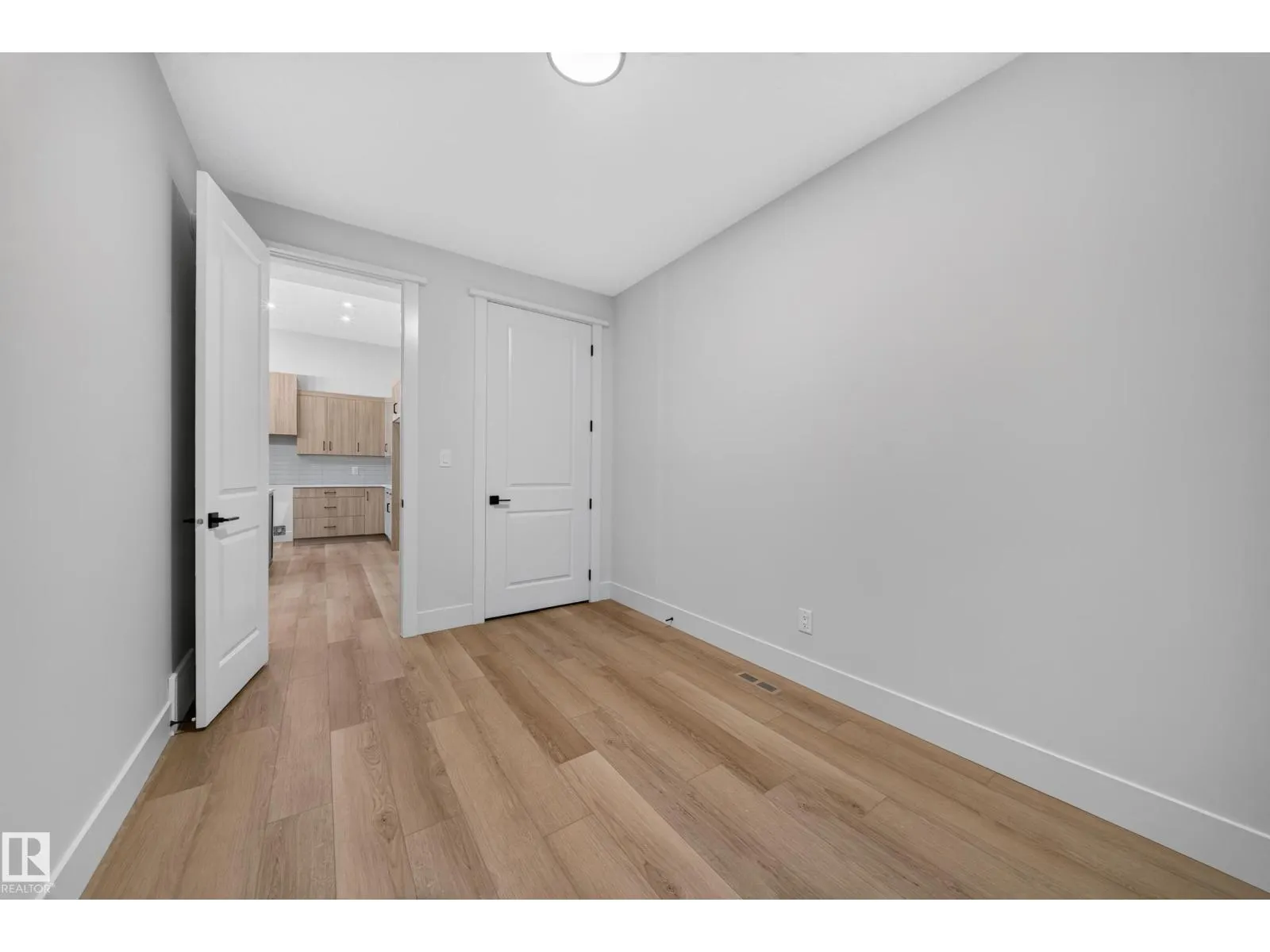 #17 120 HILLSHIRE BV