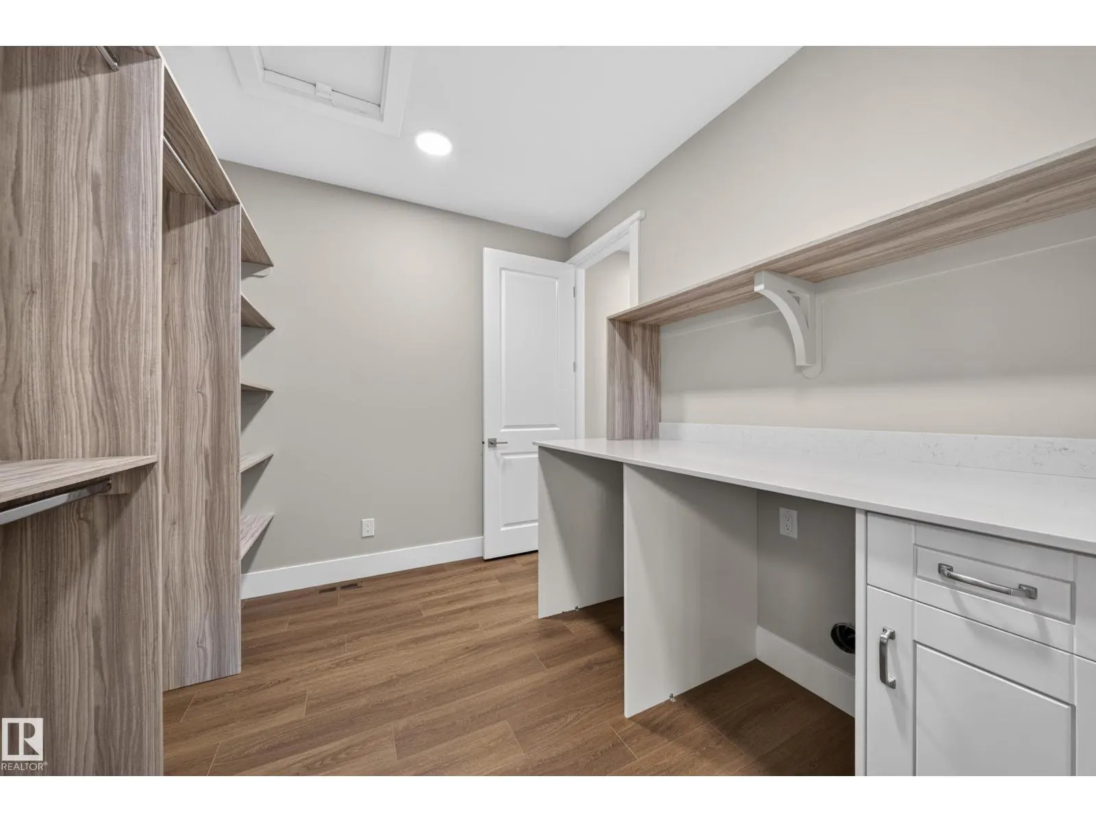 #13 120 HILLSHIRE BV