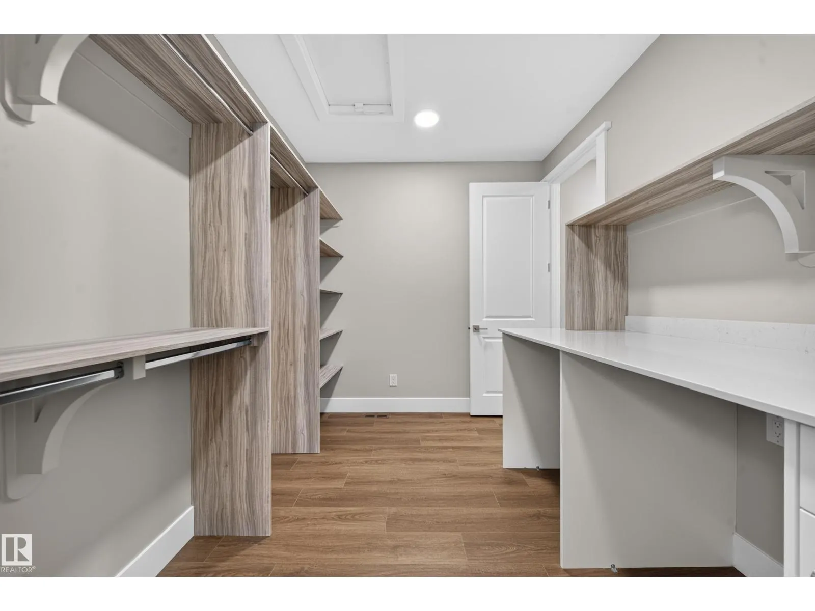 #13 120 HILLSHIRE BV