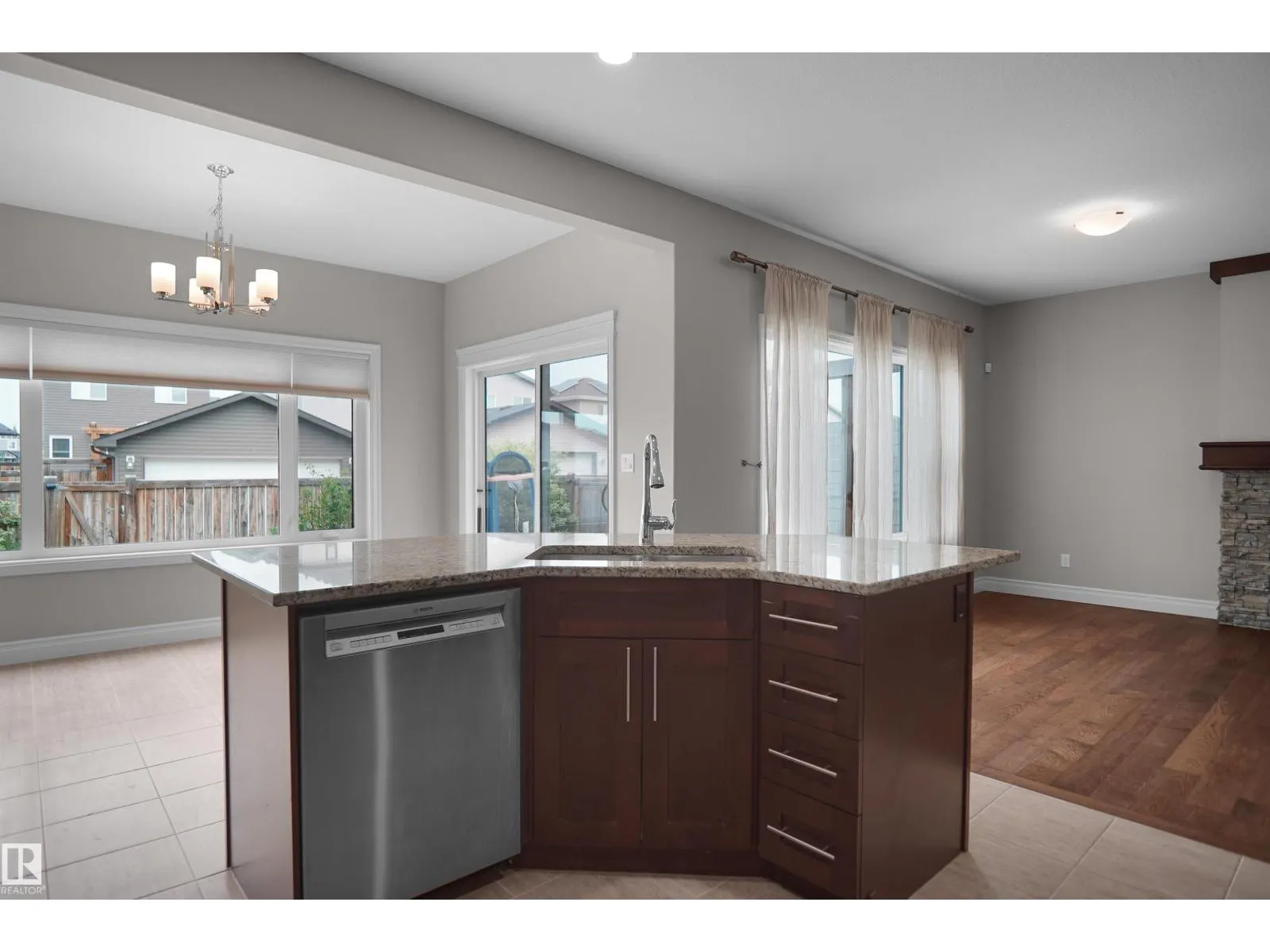 138 HENDERSON LI