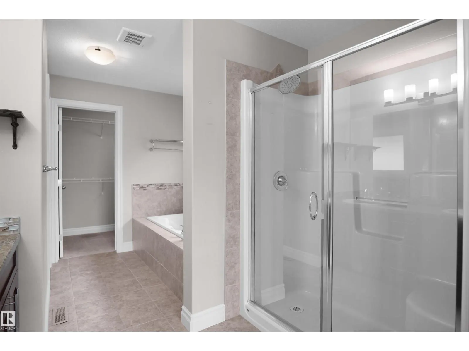 138 HENDERSON LI