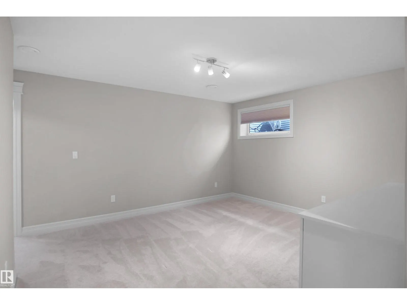 138 HENDERSON LI