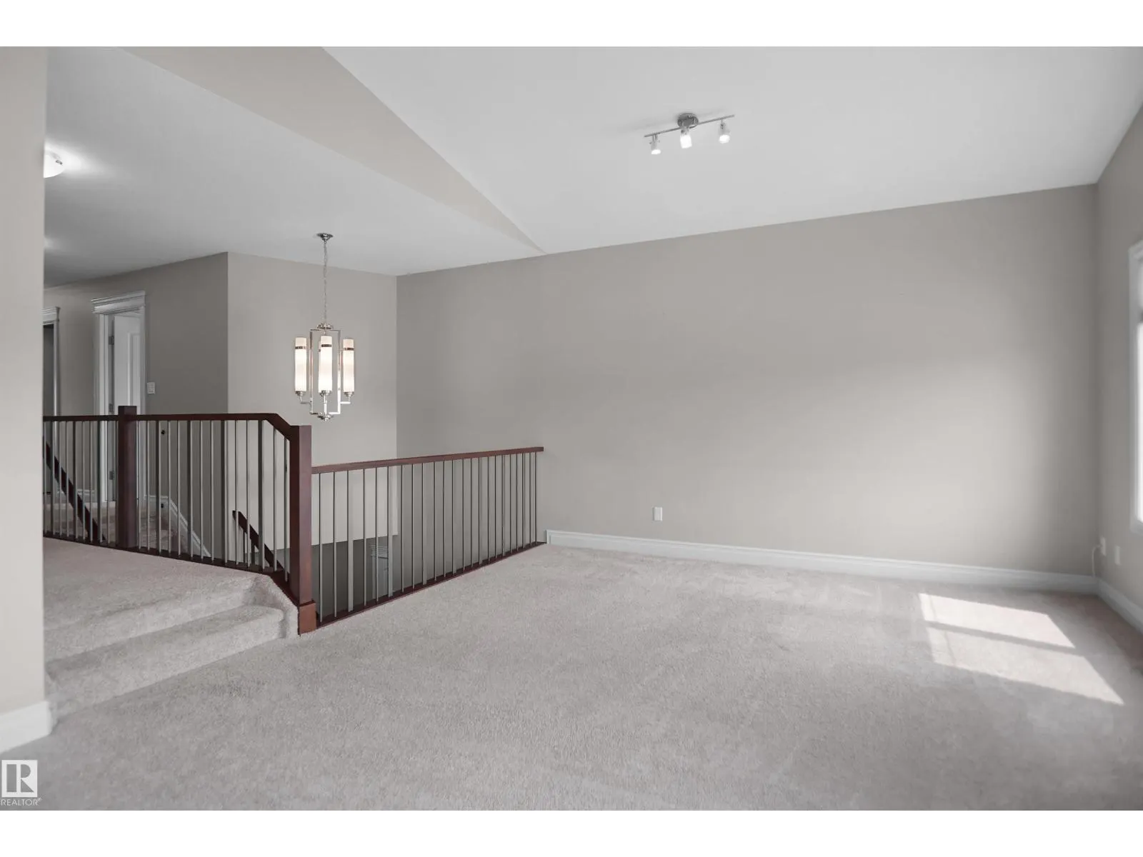 138 HENDERSON LI
