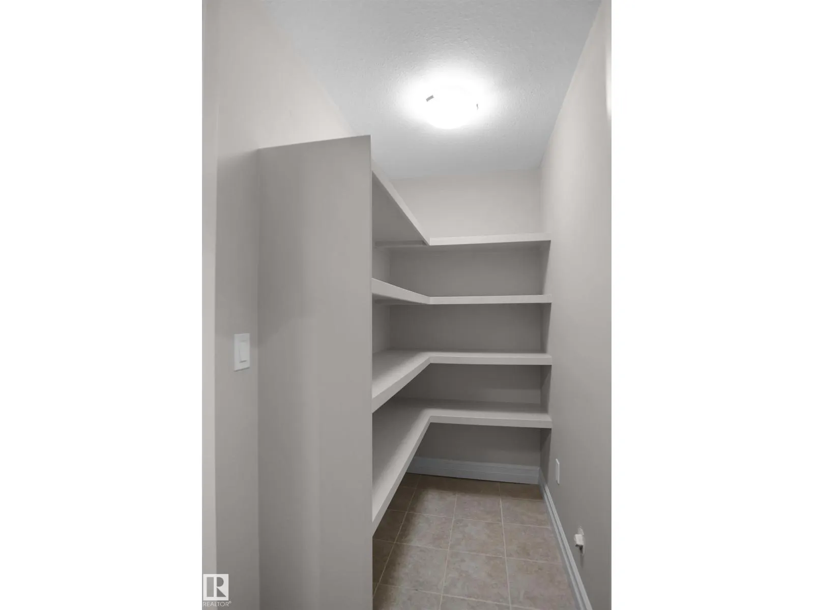 138 HENDERSON LI