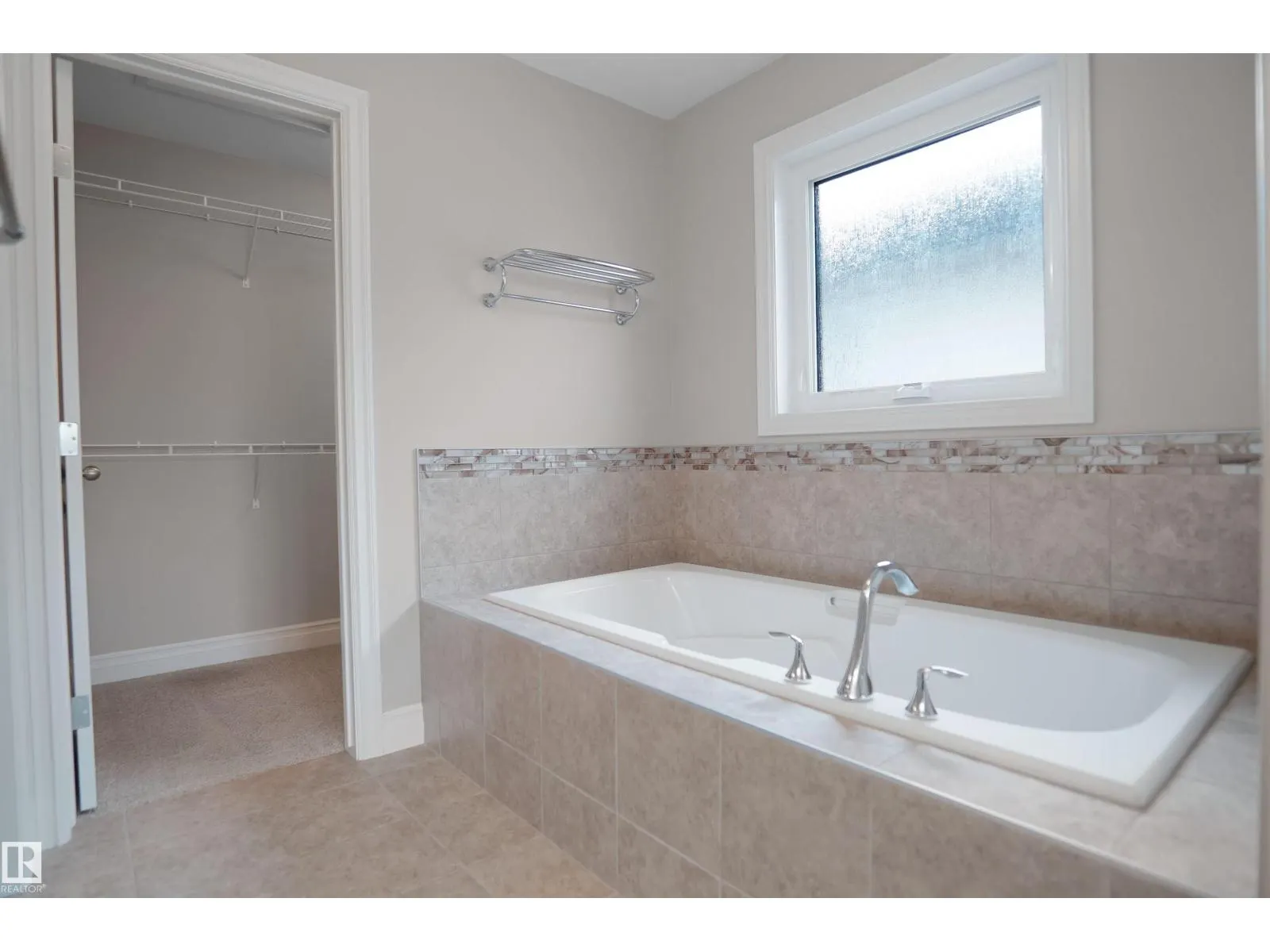 138 HENDERSON LI