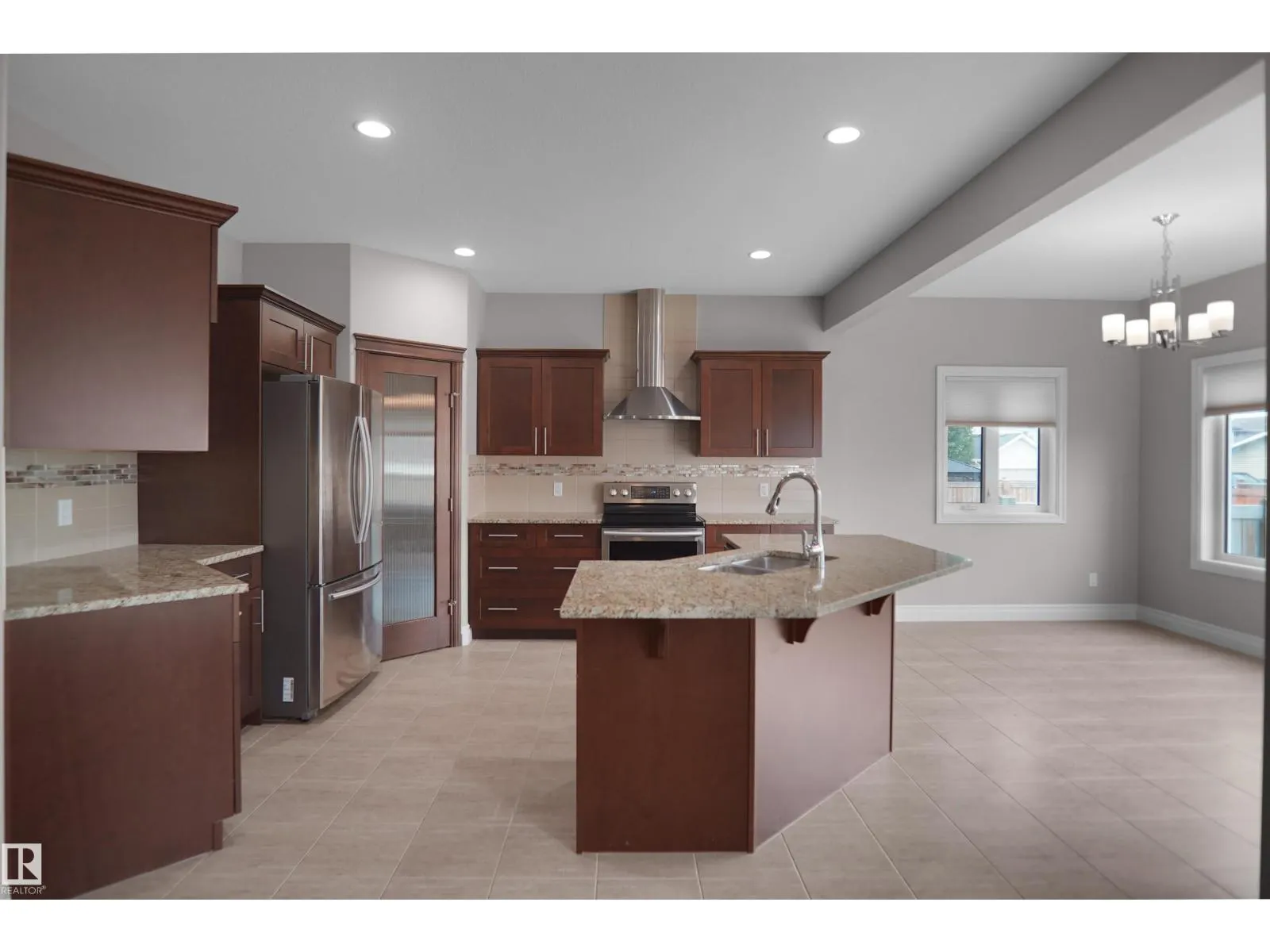 138 HENDERSON LI