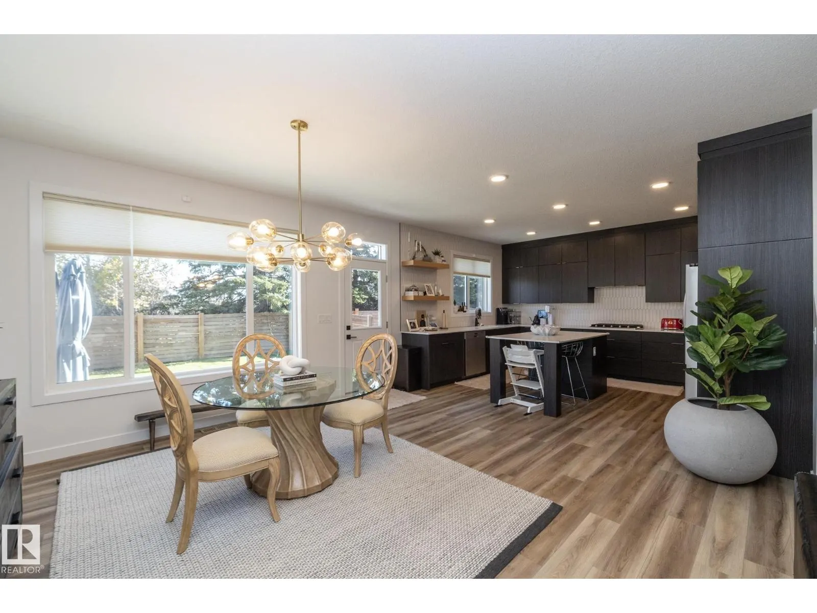 54 KINGSBURY CI