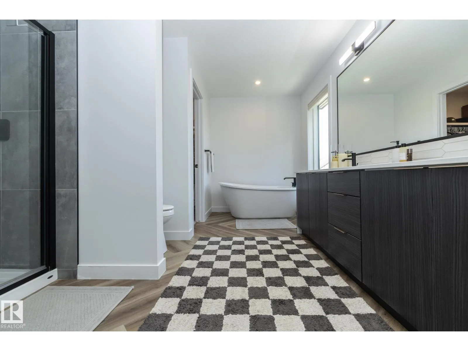 54 KINGSBURY CI