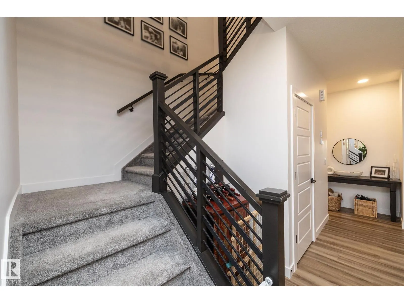 54 KINGSBURY CI