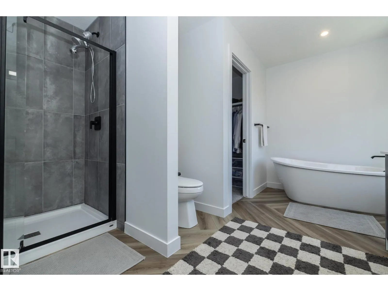 54 KINGSBURY CI