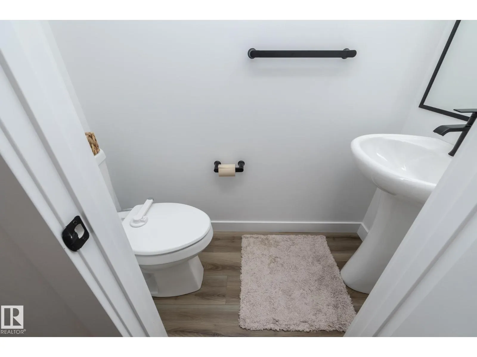 54 KINGSBURY CI