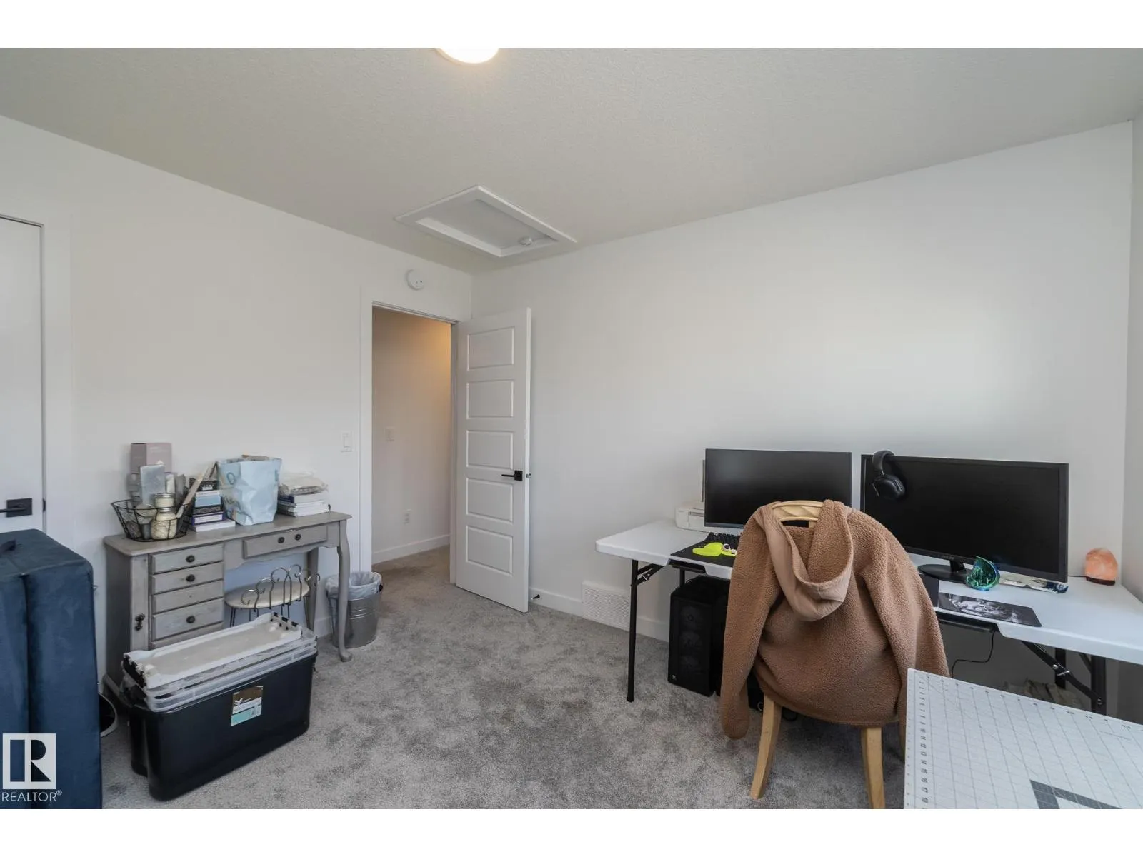 54 KINGSBURY CI
